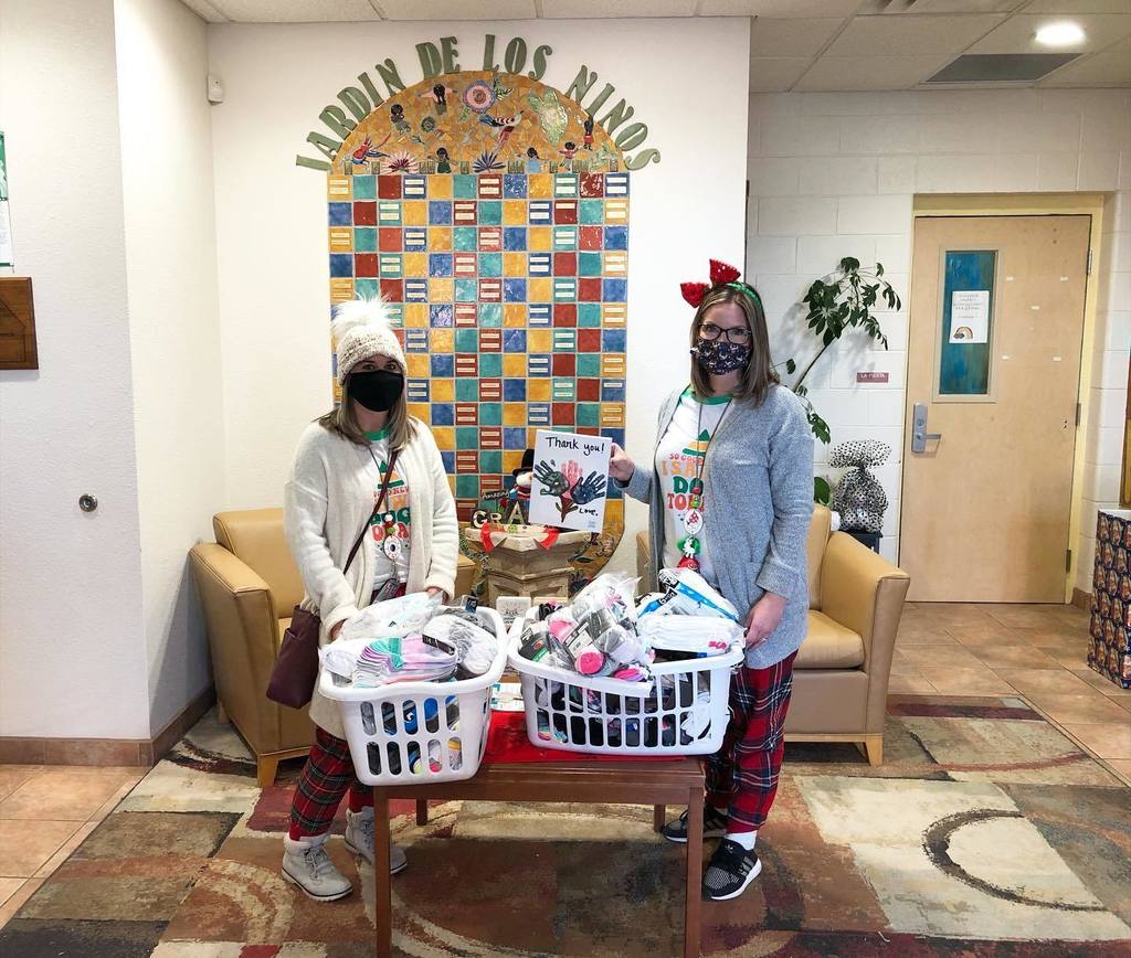 Thank you to Highland Elementary School for celebrating your spirit week with Jardin and bringing us socks to keep our children warm! 🧦❤️#helpingchildrenandfamiliesflourish #warmandcozy #warmhearts #community #ignitinghope #empowerment
