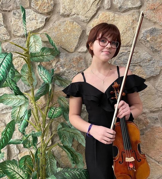 After a two year hiatus, the El Paso Symphony Youth Orchestras - EPSYO held its annual Concerto Competition on Monday, January 16, 2023. Las Cruces HS sophomore violinist, Chloe Morris, has won this year’s competition. 