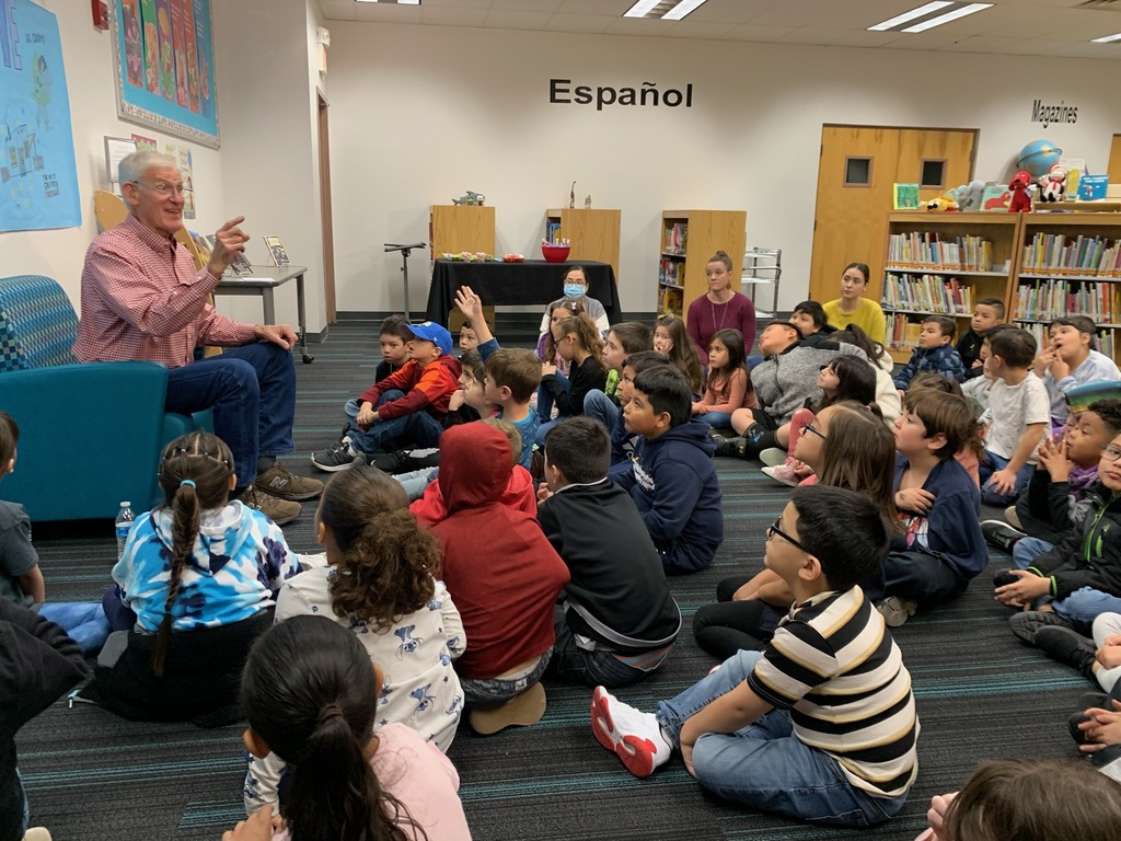 Thank you, Joe Hayes, Southwestern author/storyteller for spending the day at Jornada Elementary reading to students K-5. If you haven't read one of his books already, you're in for a real treat!  You can catch more about his visit to Jornada Elementary on our next episode of Super News, coming out in February! 