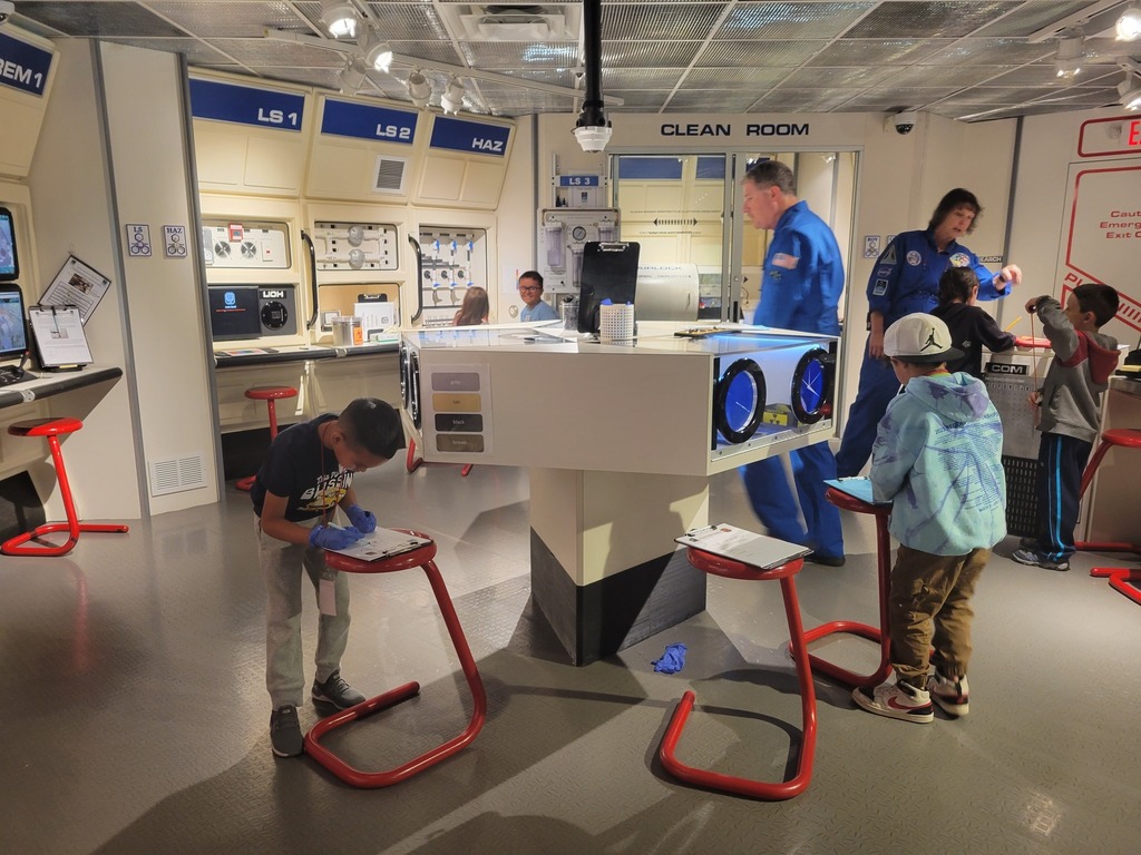 Forward to the Moon Camp 🚀 Las Cruces Public Schools The Challenger Learning Center of Las Cruces offered 6-day camps during the 2022-23 school year. As always, we had an excellent crew to work with. Plans are now being made for summer camps. Stay tuned for details. #NM #LasCruces #Science Challenger Learning Center of Las Cruces