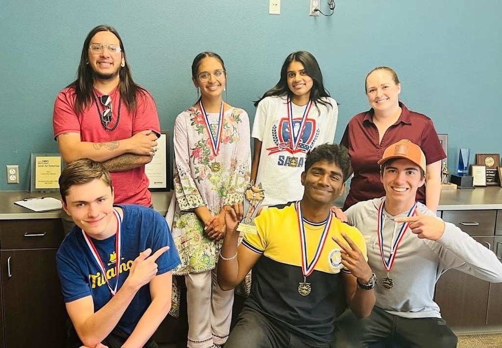 Congratulations Arrowhead Park Early College High School Varsity! They received 1st place in our Academic Challenge and attended our state competition this weekend. Good luck students at state!! 