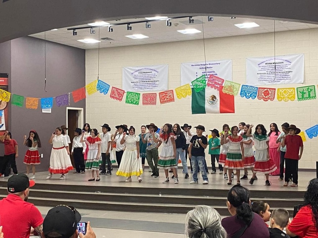 Great job to the Dual Language students and staff at Hermosa Heights Elementary for putting together a fantastic evening for families, celebrating Hispanic culture and heritage!