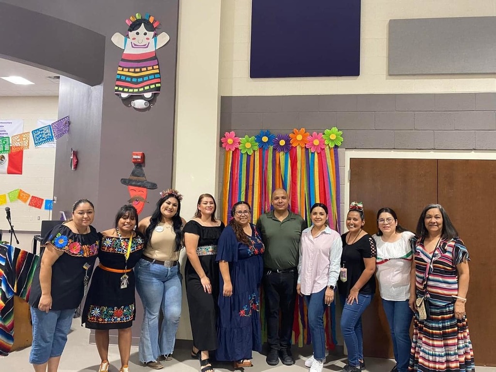 Great job to the Dual Language students and staff at Hermosa Heights Elementary for putting together a fantastic evening for families, celebrating Hispanic culture and heritage!